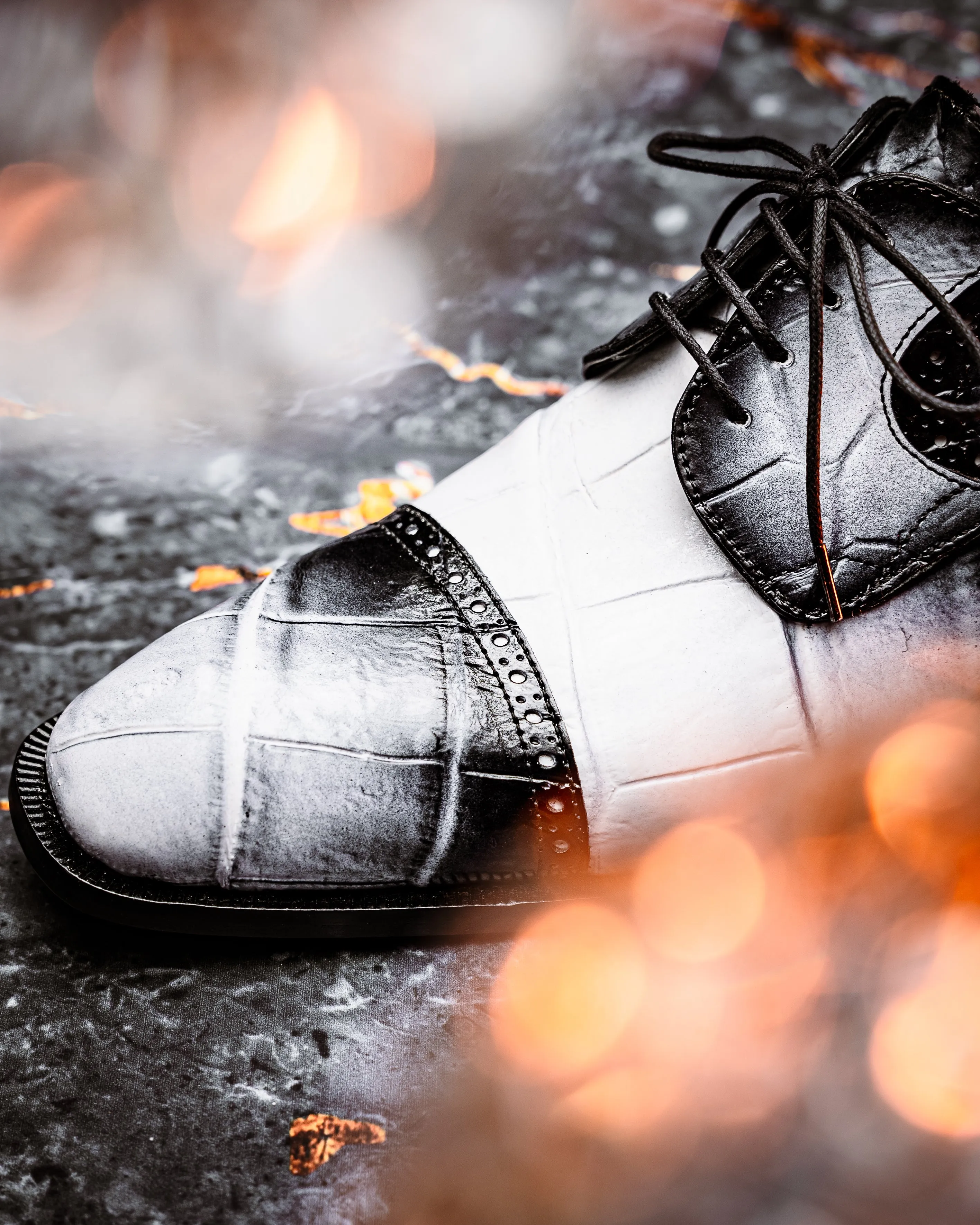 1087/2 - White Dirty Black Size 9