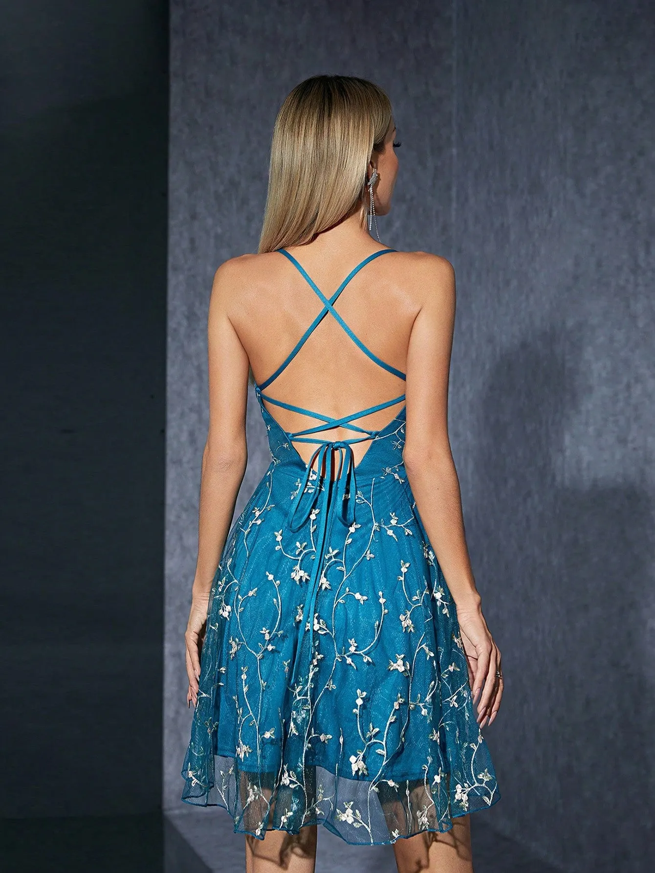 Elegant Halter Neck Backless Short Party Dress