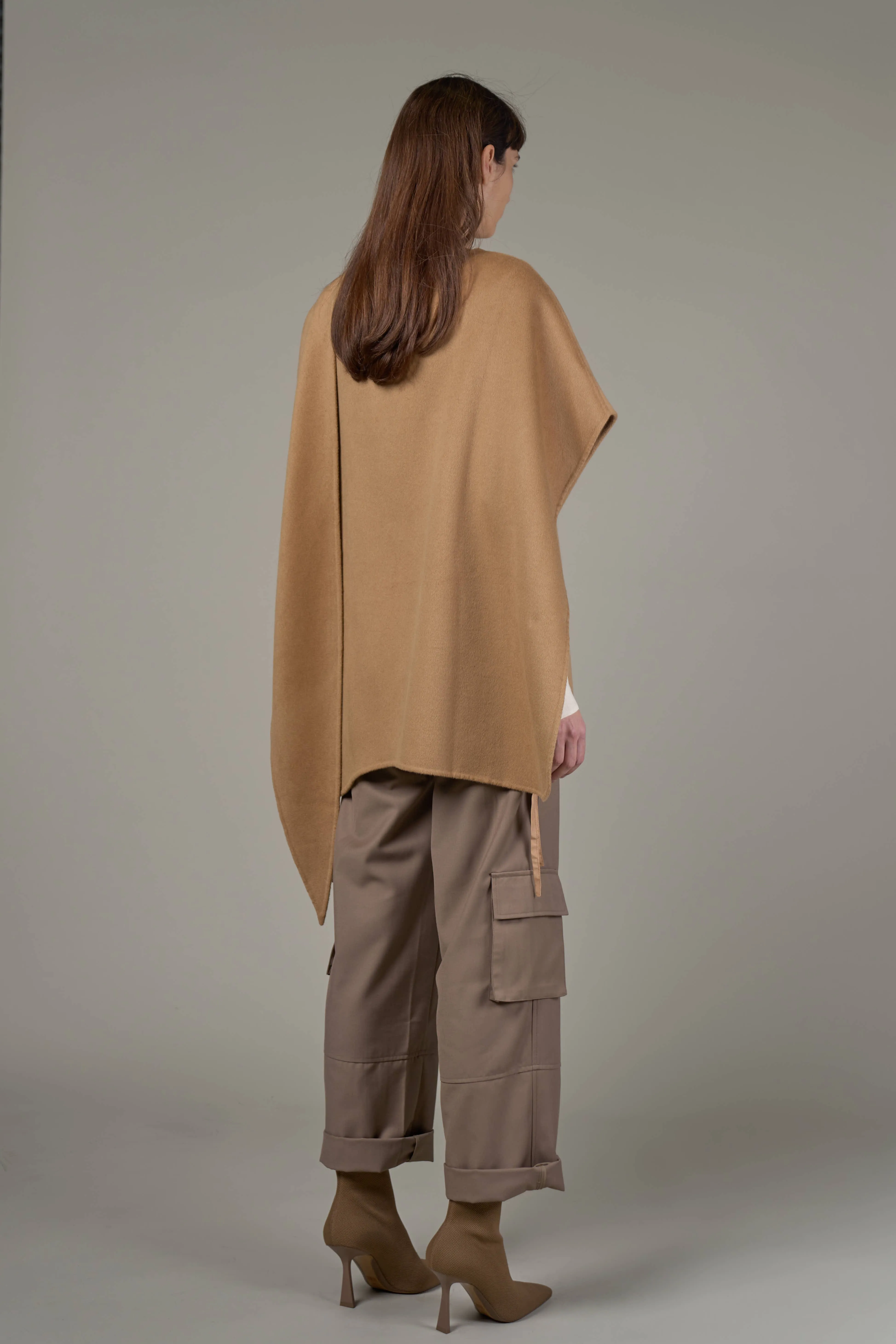 JLW004A Cortona Cape Camel
